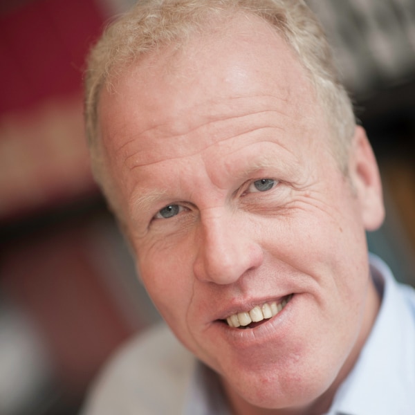 Een portretfoto van bouwrecht advocaat Bert van der Zijpp.